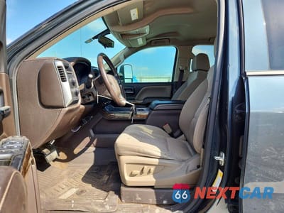 Zdjęcie 7 z 12 samochodu: 2018 CHEVROLET SILVERADO K1500 LT VIN:3GCUKREC3JG165413 - miniatura