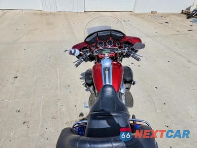 Zdjęcie 6 z 9 samochodu: 2010 HARLEY-DAVIDSON FLHTCU VIN:1HD1FC415AB609872 - miniatura