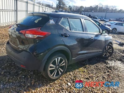 Trzecie zdjęcie samochodu z tyłu: 2020 NISSAN KICKS SV VIN:3N1CP5CV4LL527790 - miniatura