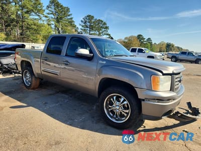 Czwarte zdjęcie samochodu z boku: 2013 GMC SIERRA K1500 SLE VIN:3GTP2VE73DG115785 - miniatura