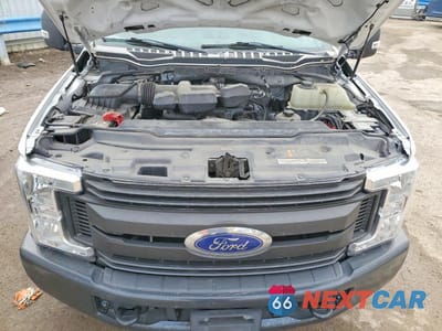 Zdjęcie 12 z 13 samochodu: 2019 FORD F-350 SD UTILITY BOX ** CLN TITLE * PRI FLEET ** VIN:1FDRF3G69KEF73014 - miniatura