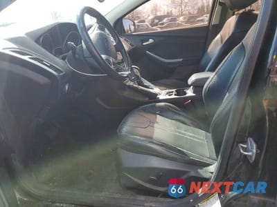 Zdjęcie 7 z 12 samochodu: 2014 FORD FOCUS SE VIN:1FADP3F29EL118308 - miniatura