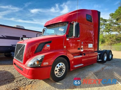 Drugie zdjęcie samochodu z przodu: 2016 VOLVO VNL SEMI TRUCK VIN:4V4NC9EG6GN190959 - miniatura