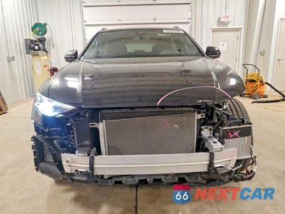 Piąte zdjęcie samochodu w środku: 2025 AUDI Q8 PRESTIGE S-LINE VIN:WA1FVBF17SD006939 - miniatura