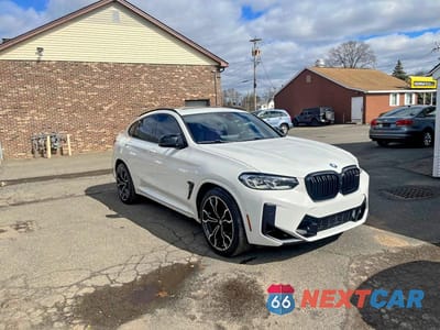 Czwarte zdjęcie samochodu z boku: 2022 BMW X4 M VIN:5YM23EC07N9K48359 - miniatura
