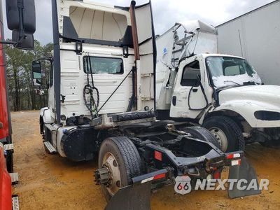 Trzecie zdjęcie samochodu z tyłu: 2017 VOLVO VNL SEMI TRUCK VIN:4V4N39TGXHN988031 - miniatura