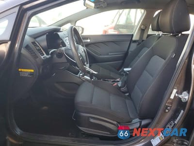 Zdjęcie 7 z 12 samochodu: 2017 KIA FORTE LX VIN:3KPFK4A77HE006162 - miniatura