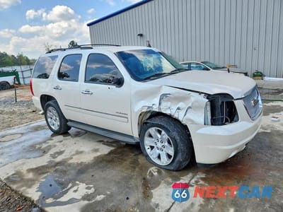 Czwarte zdjęcie samochodu z boku: 2013 GMC YUKON SLT VIN:1GKS1CE08DR250883 - miniatura