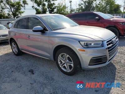 Czwarte zdjęcie samochodu z boku: 2019 AUDI Q5 PREMIUM VIN:WA1ANAFY1K2048228 - miniatura