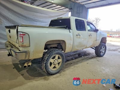 Trzecie zdjęcie samochodu z tyłu: 2007 CHEVROLET SILVERADO K1500 CREW CAB VIN:3GCEK13C27G510898 - miniatura