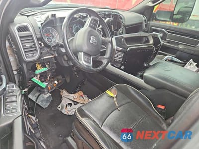 Zdjęcie 8 z 12 samochodu: 2020 RAM 3500 LARAMIE VIN:3C63RRML9LG166830 - miniatura