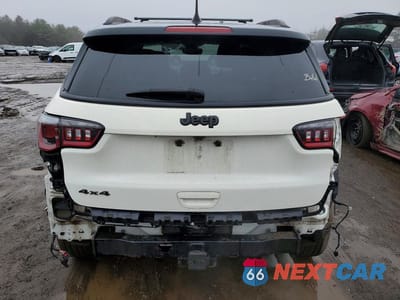 Zdjęcie 6 z 12 samochodu: 2019 JEEP COMPASS LATITUDE VIN:3C4NJDBB5KT734129 - miniatura