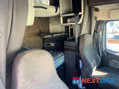 Zdjęcie 6 z 10 samochodu: 2016 VOLVO VN VNL VIN:4V4NC9EH4GN935202 - miniatura