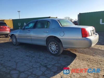 Drugie zdjęcie samochodu z przodu: 2007 LINCOLN TOWN CAR SIGNATURE VIN:1LNHM81W87Y627240 - miniatura