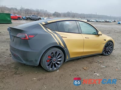 Trzecie zdjęcie samochodu z tyłu: 2024 TESLA MODEL Y VIN:7SAYGDEF7RA285703 - miniatura