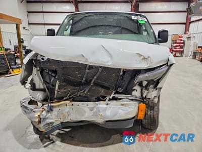 Piąte zdjęcie samochodu w środku: 2017 GMC SAVANA 2500 CARGO UTILITY / SERVICE VAN VIN:1GTW7AFF9H1912347 - miniatura