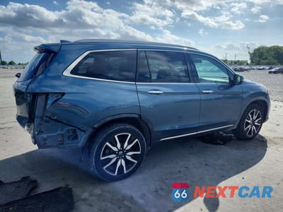 Trzecie zdjęcie samochodu z tyłu: 2019 HONDA PILOT TOURING VIN:5FNYF5H64KB003267 - miniatura