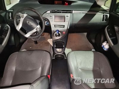 Zdjęcie 8 z 14 samochodu: 2013 TOYOTA PRIUS PLUG-IN HYBRID BASE VIN:JTDKN3DP0D3040425 - miniatura