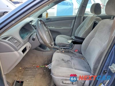 Zdjęcie 7 z 12 samochodu: 2004 TOYOTA CAMRY LE VIN:4T1BE32K84U907552 - miniatura