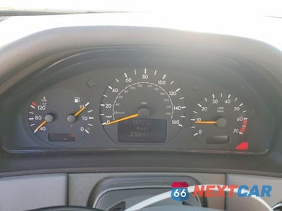 Zdjęcie 9 z 12 samochodu: 2000 MERCEDES-BENZ E 320 VIN:WDBJF65JXYB149733 - miniatura