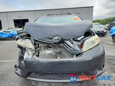 Piąte zdjęcie samochodu w środku: 2014 TOYOTA SIENNA LE 8-PASSENGER VIN:5TDKK3DC1ES415180 - miniatura