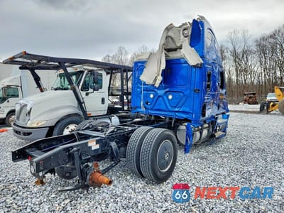 Czwarte zdjęcie samochodu z boku: 2024 FREIGHTLINER CASCADIA 1 - SEMI TRUCK VIN:3AKJHHDRXRSUW4264 - miniatura