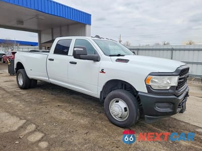 Czwarte zdjęcie samochodu z boku: 2023 RAM 3500 TRADESMAN VIN:3C63RRGL1PG575499 - miniatura