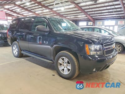 Czwarte zdjęcie samochodu z boku: 2014 CHEVROLET TAHOE SPECIAL VIN:1GNSK2E08ER197176 - miniatura