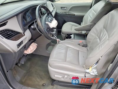 Zdjęcie 7 z 12 samochodu: 2016 TOYOTA SIENNA XLE 8-PASSENGER VIN:5TDYK3DC7GS736573 - miniatura