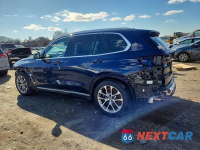 Drugie zdjęcie samochodu z przodu: 2025 BMW X5 XDRIVE50E VIN:5UX43EU06S9Z02293 - miniatura