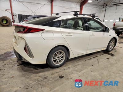 Trzecie zdjęcie samochodu z tyłu: 2018 TOYOTA PRIUS PRIME PREMIUM VIN:JTDKARFPXJ3088697 - miniatura