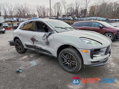 Czwarte zdjęcie samochodu z boku: 2019 PORSCHE MACAN S VIN:WP1AB2A59KLB32579 - miniatura