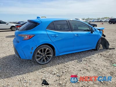 Trzecie zdjęcie samochodu z tyłu: 2022 TOYOTA COROLLA HATCHBACK XSE VIN:JTNA4MBE2N3184934 - miniatura