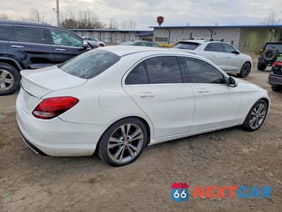 Trzecie zdjęcie samochodu z tyłu: 2017 MERCEDES-BENZ C 300 VIN:55SWF4JB2HU197989 - miniatura
