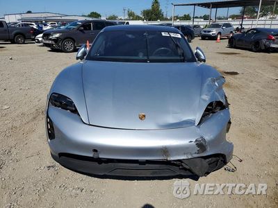 Piąte zdjęcie samochodu w środku: 2022 PORSCHE TAYCAN GTS VIN:WP0AD2Y19NSA59189 - miniatura