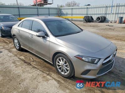 Czwarte zdjęcie samochodu z boku: 2021 MERCEDES-BENZ A 220 4MATIC VIN:W1K3G4FB8MJ263609 - miniatura