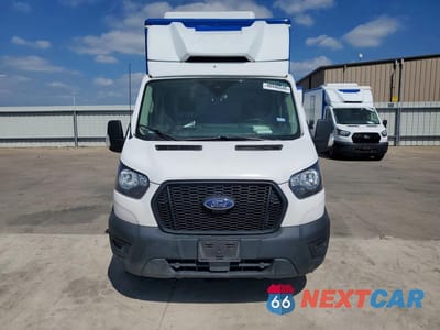 Piąte zdjęcie samochodu w środku: 2022 FORD TRANSIT DELIVERY TRUCK VIN:1FDBW5Z83NKA01650 - miniatura