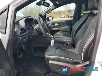 Zdjęcie 7 z 12 samochodu: 2023 CHRYSLER PACIFICA LIMITED VIN:2C4RC3GGXPR544766 - miniatura