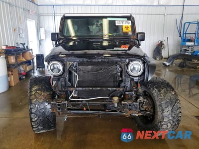 Piąte zdjęcie samochodu w środku: 2015 JEEP WRANGLER UNLIMITED SAHARA VIN:1C4BJWEG8FL509209 - miniatura
