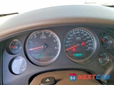 Zdjęcie 9 z 13 samochodu: 2012 CHEVROLET SUBURBAN C1500 LT VIN:1GNSCJE09CR291250 - miniatura
