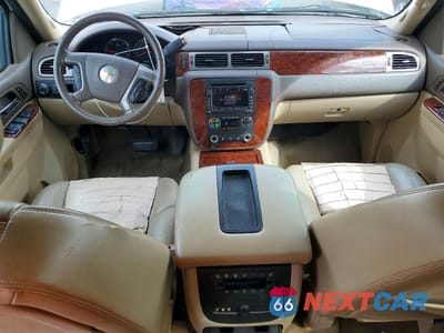 Zdjęcie 8 z 14 samochodu: 2011 CHEVROLET TAHOE C1500 LTZ VIN:1GNSCCE07BR186166 - miniatura