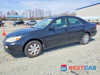 2004 TOYOTA CAMRY LE 4T1BE32KX4U359117 - główne zdjęcie licytacji z USA - miniatura