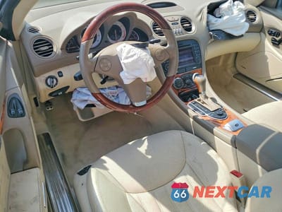 Zdjęcie 8 z 12 samochodu: 2011 MERCEDES-BENZ SL 550 VIN:WDBSK7BA6BF163008 - miniatura