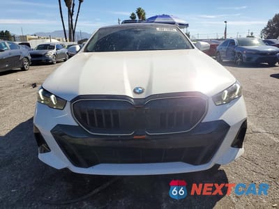 Piąte zdjęcie samochodu w środku: 2024 BMW 530 I VIN:WBA43FJ07RCS27365 - miniatura