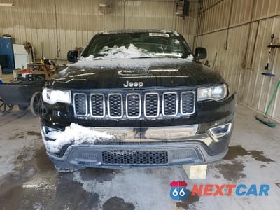 Piąte zdjęcie samochodu w środku: 2019 JEEP GRAND CHEROKEE LAREDO VIN:1C4RJFAGXKC736500 - miniatura
