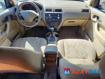 Zdjęcie 8 z 12 samochodu: 2005 FORD FOCUS ZXW VIN:1FAFP36N55W180614 - miniatura