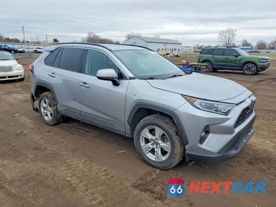 Czwarte zdjęcie samochodu z boku: 2020 TOYOTA RAV4 HYBRID XLE VIN:2T3RWRFV9LW068908 - miniatura