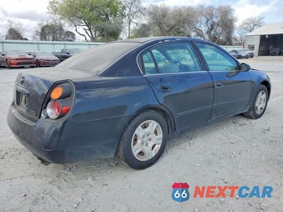 Trzecie zdjęcie samochodu z tyłu: 2002 NISSAN ALTIMA 2.5 VIN:1N4AL11D52C192977 - miniatura