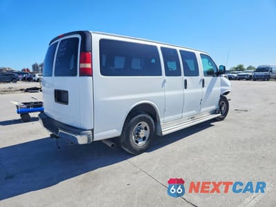 Trzecie zdjęcie samochodu z tyłu: 2005 CHEVROLET EXPRESS G3500 VIN:1GAHG35U651235010 - miniatura