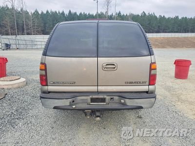 Zdjęcie 6 z 13 samochodu: 2001 CHEVROLET SUBURBAN K1500 VIN:1GNFK16T71J228141 - miniatura